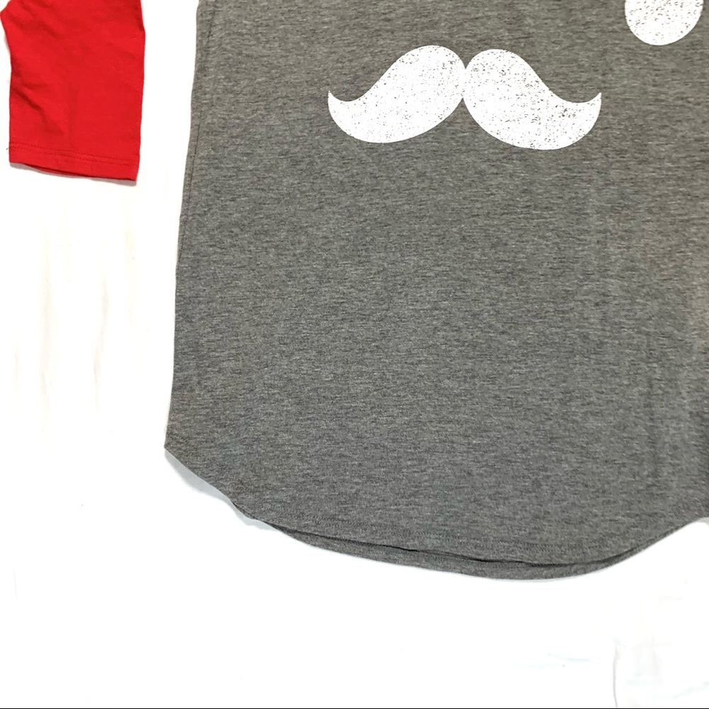 Santa Graphic Shirt Size Small Red White Gray - Picture 4 of 10